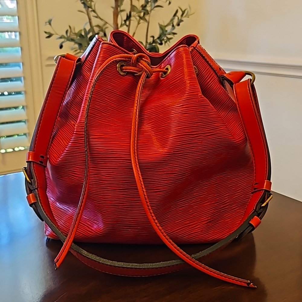 Louis Vuitton Epi Petit Noe Red Leather Shoulder Bag with Gold Hardware
